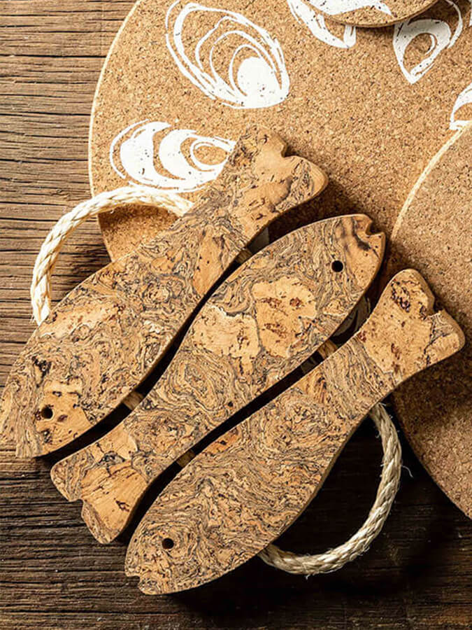 Beau Quiet Natural Cork Trivet - Three Fish